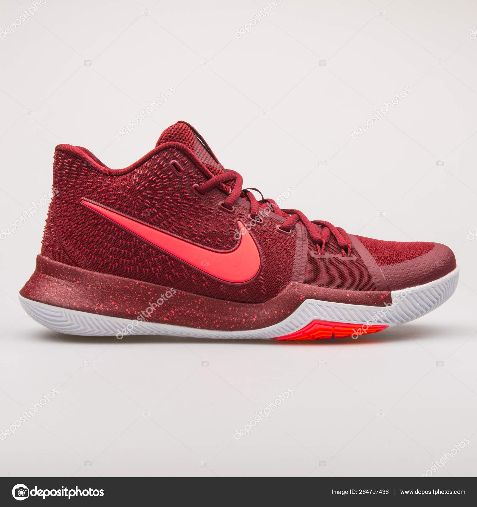 Nike Kyrie 3 red sneaker – Stock Editorial Photo © xMarshallfilms #264797436
