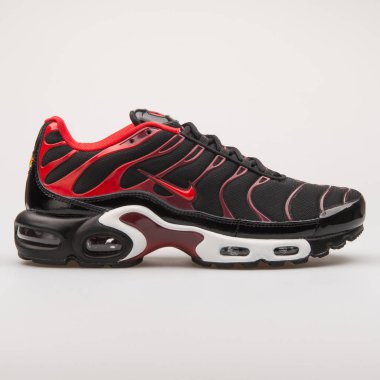 Nike Air Max Plus siyah ve kırmızı spor ayakkabı