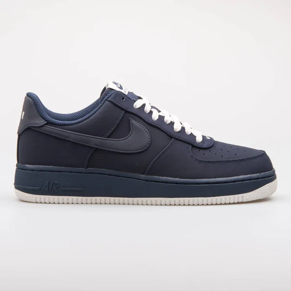 Nike Air Force 1 Obsidian sneaker — стоковое фото