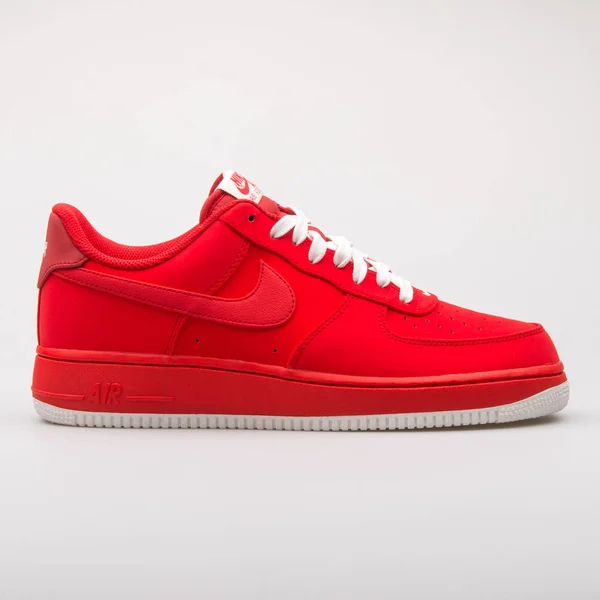 Nike Air Force 1 Red sneaker — стоковое фото