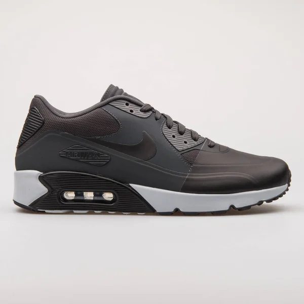 Nike Air Max 90 Ultra 2.0 SE sneaker nera — Foto Stock