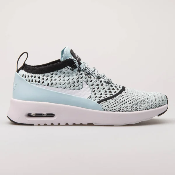 Nike Air Max Thea Ultra Flyknit Glacier Blue sneaker — Stockfoto