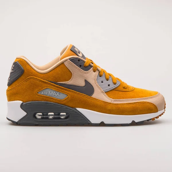 Nike Air Max 90 Premium sapatilha ocre deserto — Fotografia de Stock