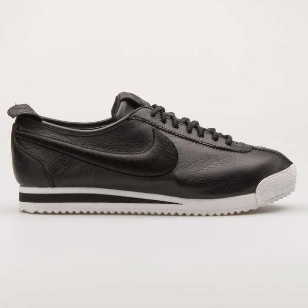 Nike Cortez 72 SI black sneaker — Stock Photo, Image