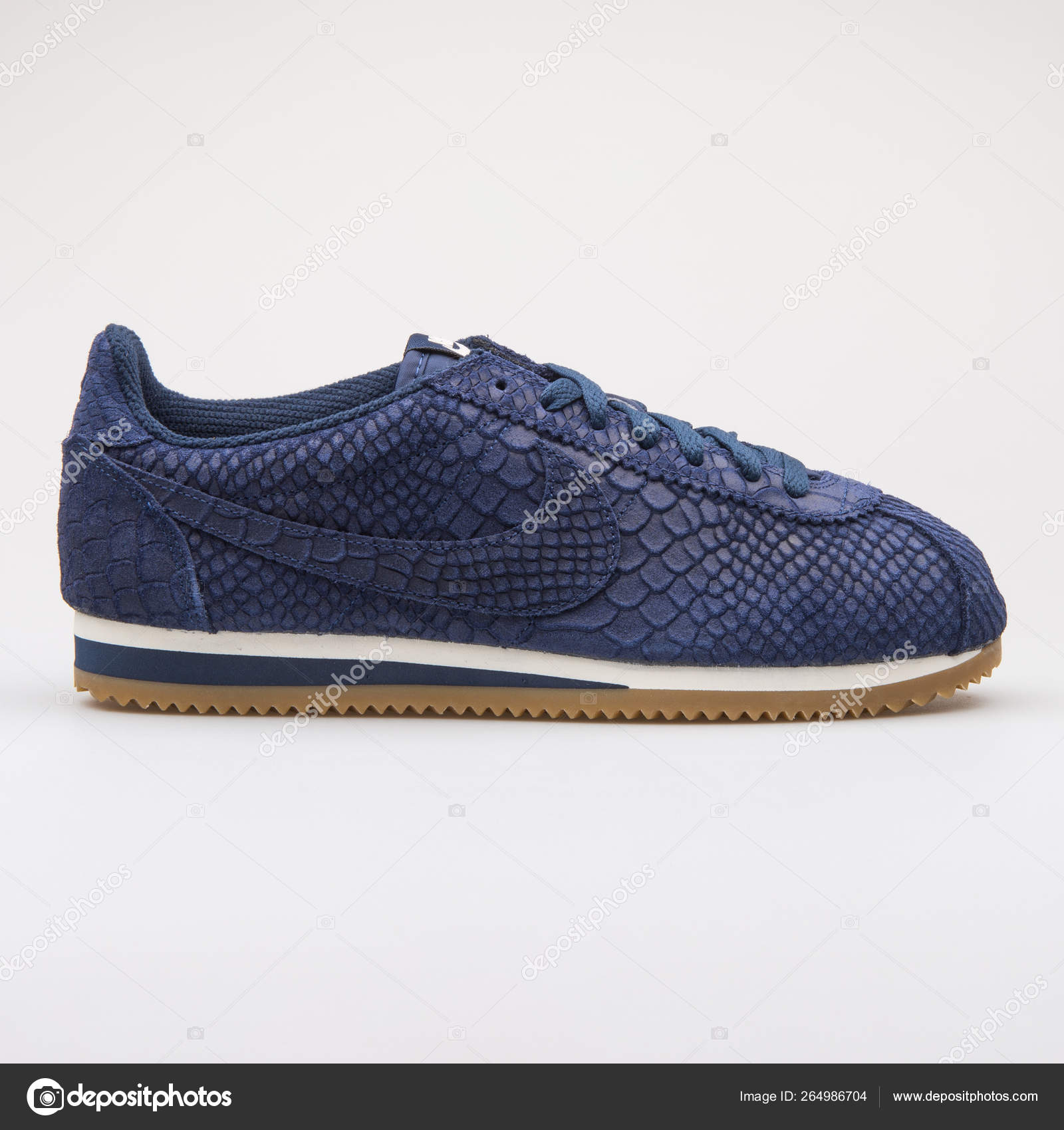 nike classic cortez navy