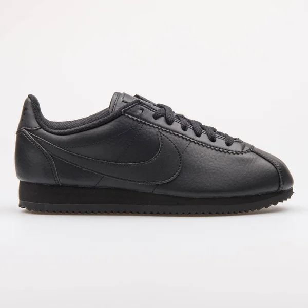 Nike Classic Cortez 90 STR Leather black sneaker — Stock Photo, Image