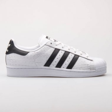 Adidas Superstar beyaz ve siyah spor ayakkabı
