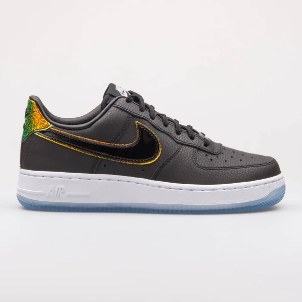 Nike Air Force 1 07 Premium tênis preto — Fotografia de Stock