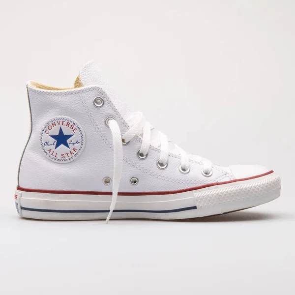 Converse Chuck Taylor All Star High tênis branco — Fotografia de Stock