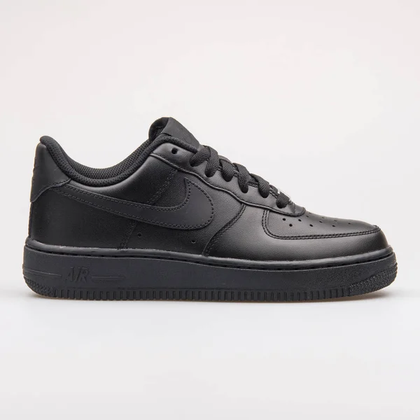 Nike Air Force 1 07 black sneaker — Stock Photo, Image