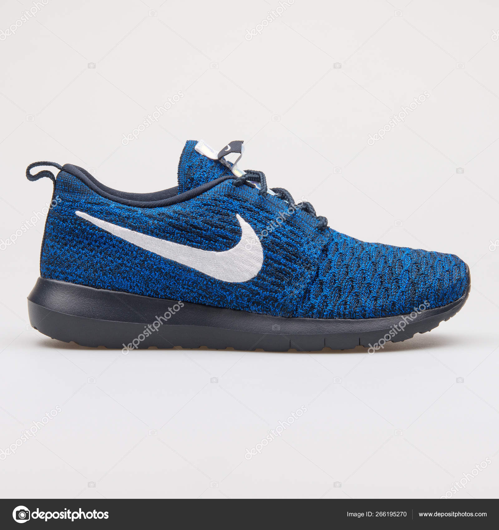 nike roshe flyknit blue