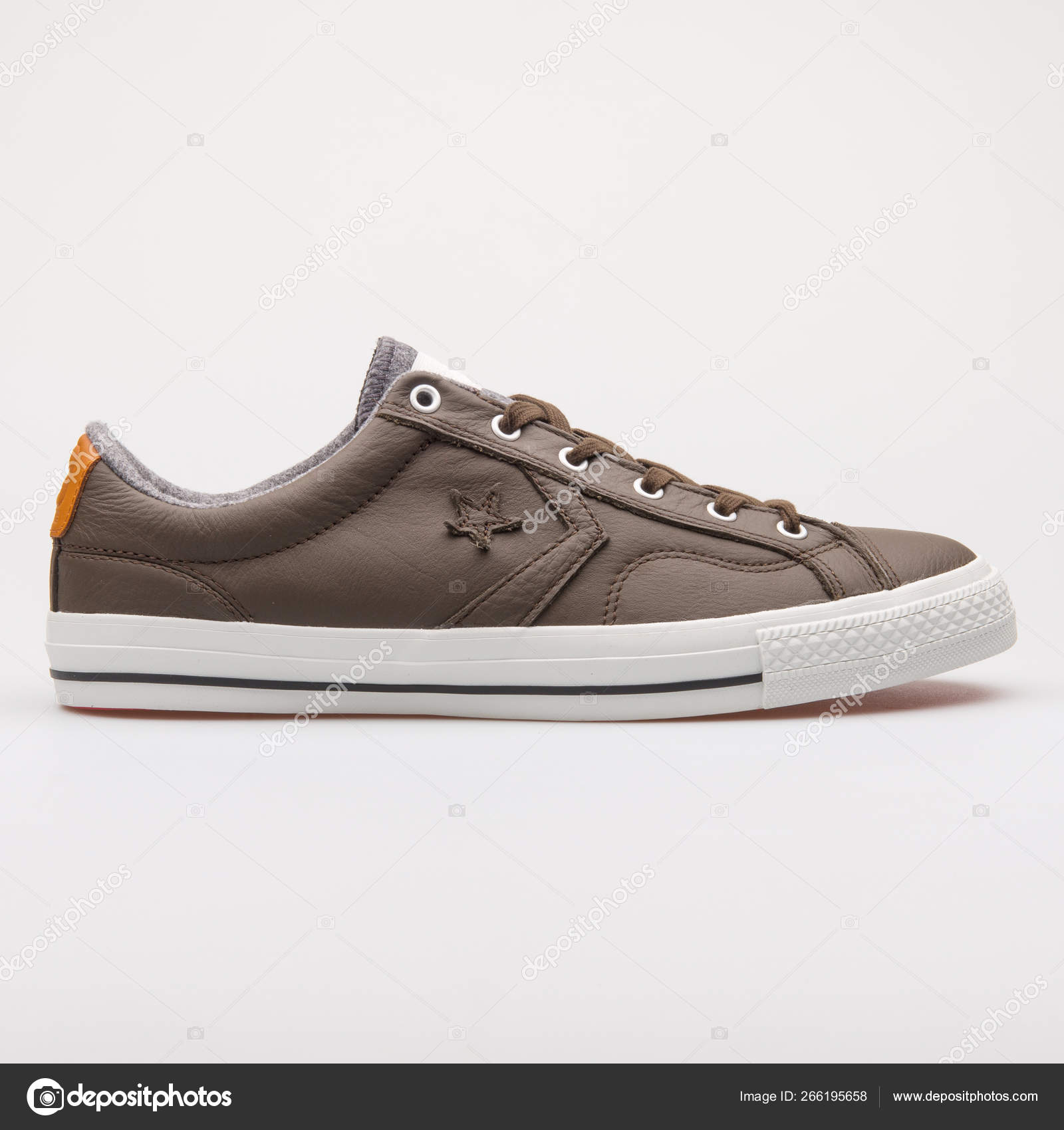 converse marrom couro