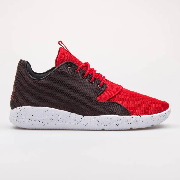 Nike Jordan Eclipse fekete és piros cipő — Stock Fotó