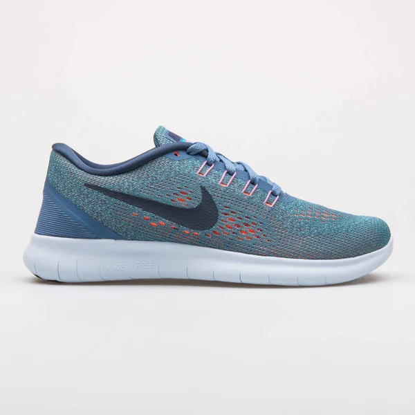 Nike Free RN sapatilha verde e azul — Fotografia de Stock