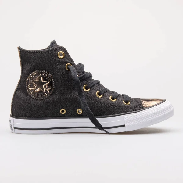 Converse Chuck Taylor All Star borsta bort läder Toecap svart SN — Stockfoto