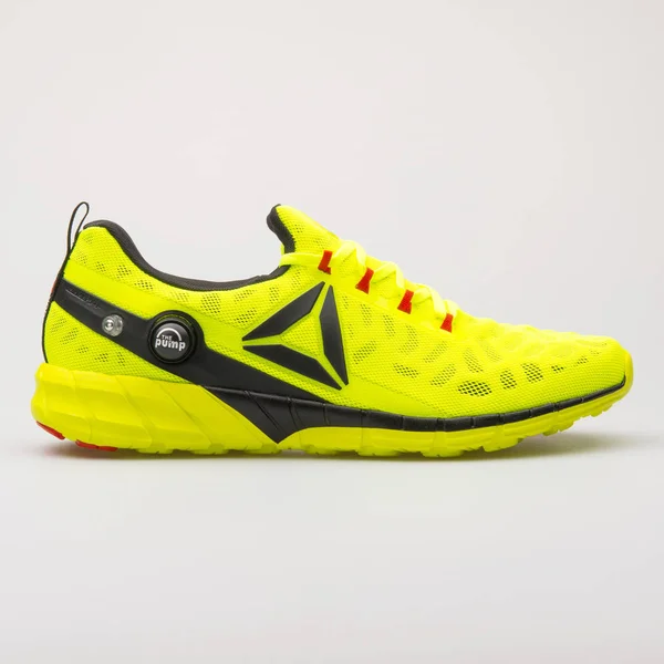 Reebok Zpump Fusion 2,5 sárga cipő — Stock Fotó