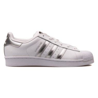 Adidas Superstar beyaz ve gümüş spor ayakkabı