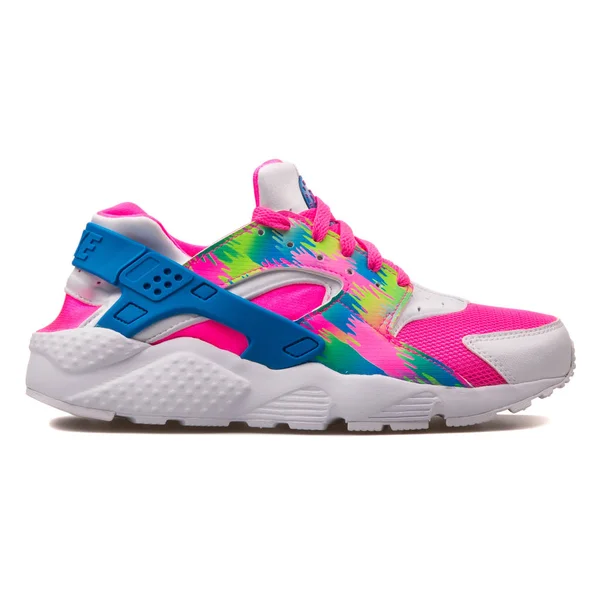 Nike Huarache run print roze, blauw, groen en wit sneaker — Stockfoto