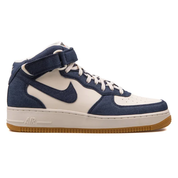 Nike Air Force 1 Mid 07 obsidian blue and off white sneaker — Stock Photo, Image