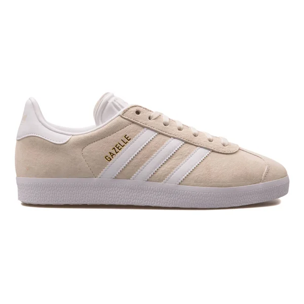 Adidas Gazelle fora tênis branco — Fotografia de Stock