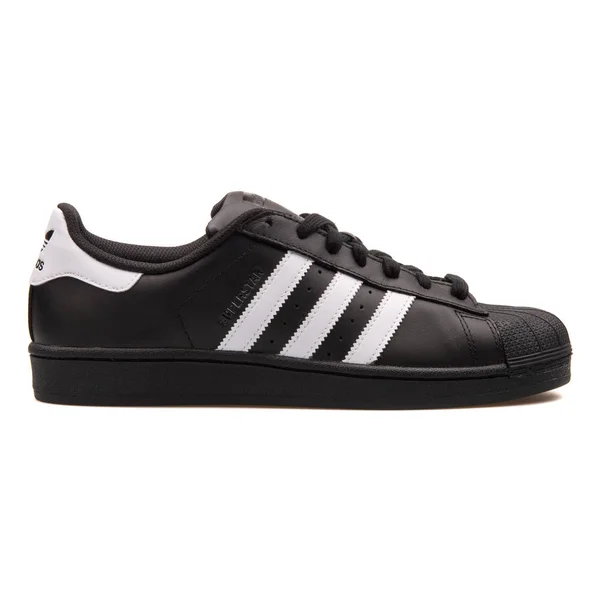 Adidas Superstar Foundation black and white sneaker — Stock Photo, Image