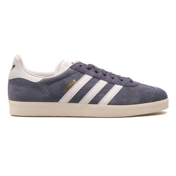 Adidas Gazelle Nemesis en vintage witte sneaker — Stockfoto