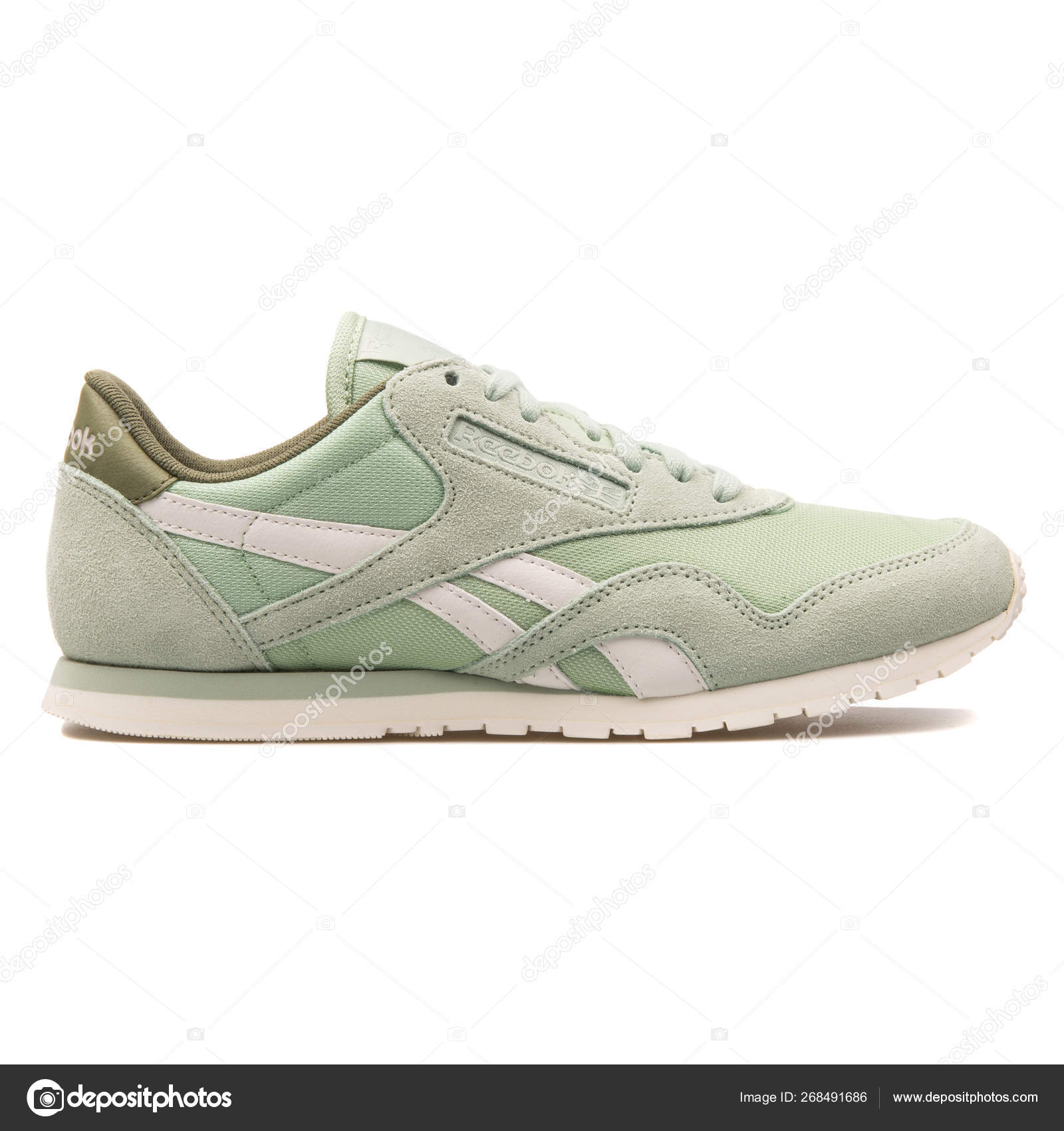 Reebok Classic Nylon Slim Core green sneaker – Stock Photo © #268491686