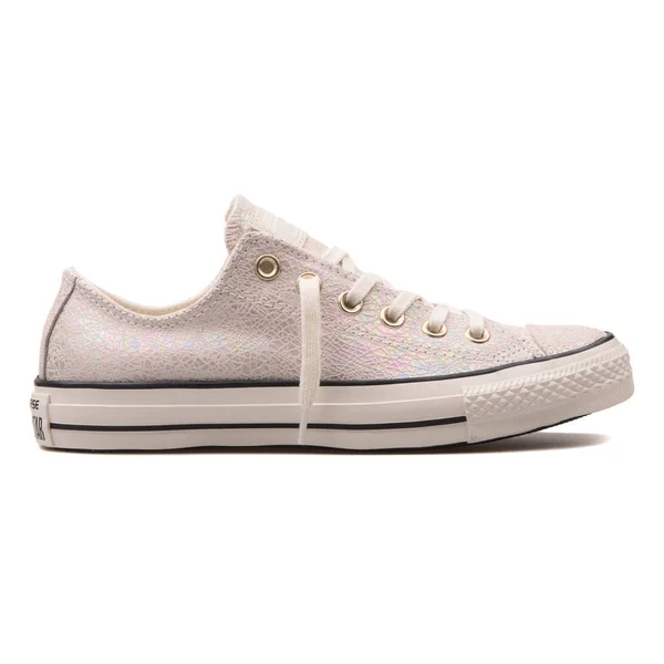 Converse Chuck Taylor All Star OX egret white sneaker — Stock Photo, Image