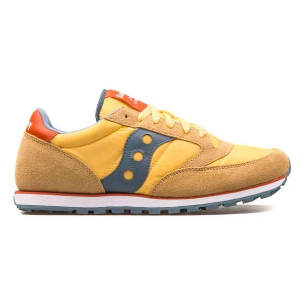 Saucony jazz lowpro gelber Turnschuh — Stockfoto