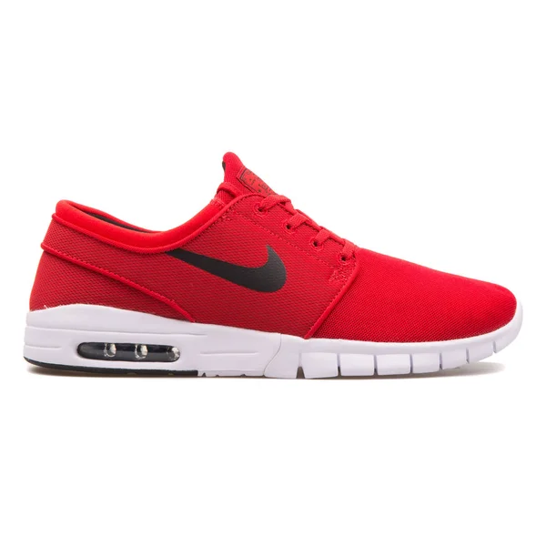 Nike Stefan Janoski Max red and white sneaker — Stock Photo, Image