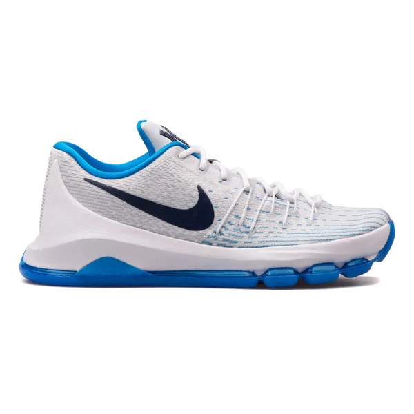 Nike KD 8 fehér és kék cipő — Stock Fotó