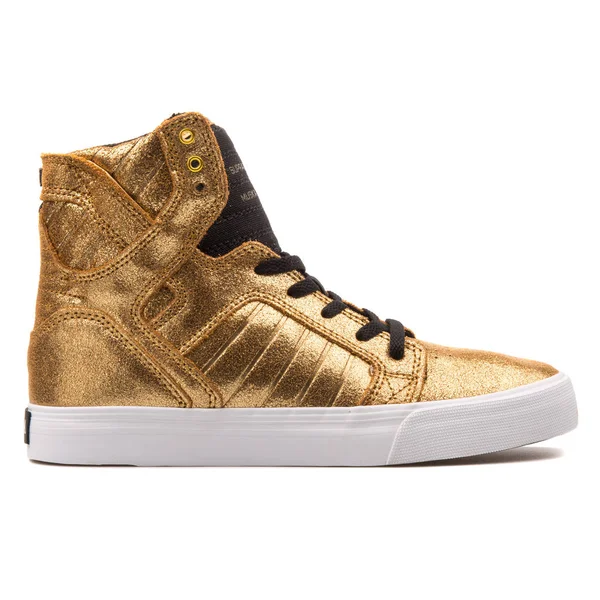 Supra Kids Skytop arany cipő — Stock Fotó