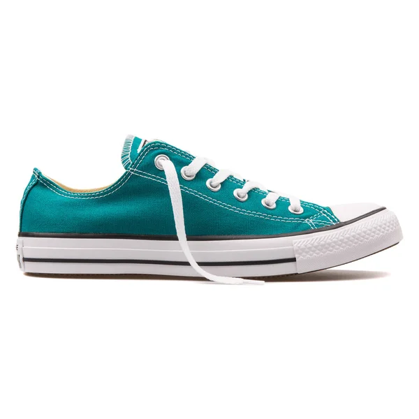 Umgekehrt chuck taylor all star ox green sneaker — Stockfoto