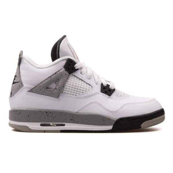 Nike Air Jordan 4 retro og wit, grijs en zwart sneaker — Stockfoto