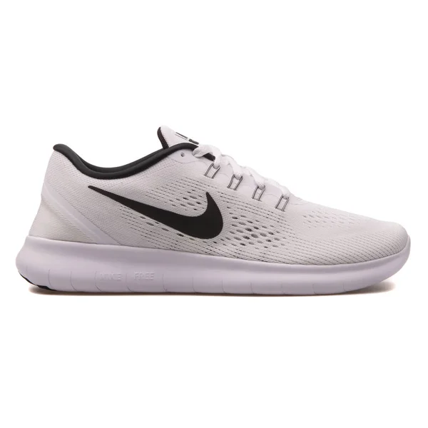 Nike Free RN vit och svart sneaker — Stockfoto