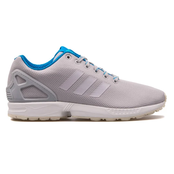 Adidas ZX flux grijs en blauw sneaker — Stockfoto