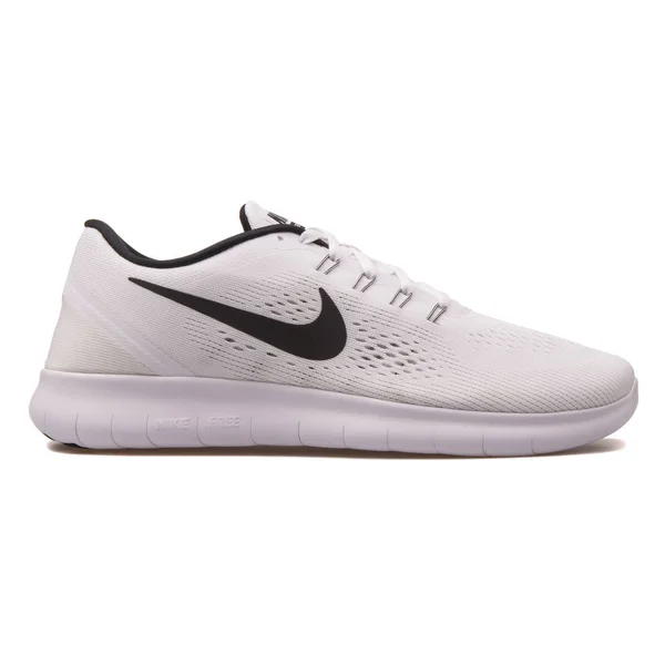 Zapatilla Nike Free RN blanca y negra — Foto de Stock