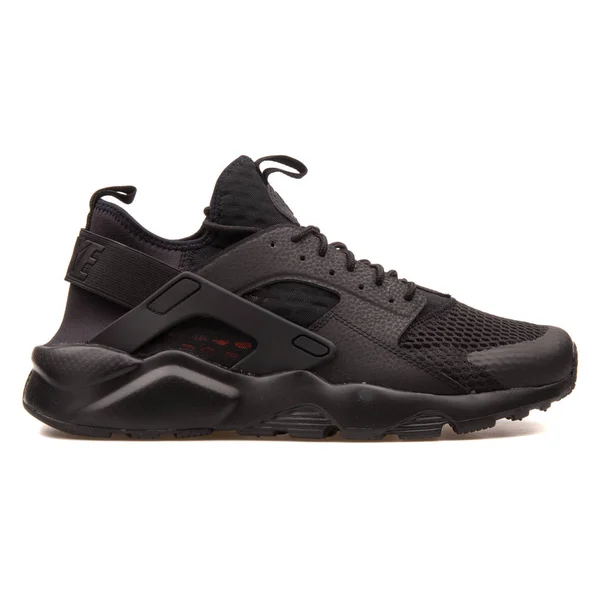 Zapatilla Nike Air Huarache Run Ultra BR negro — Foto de Stock