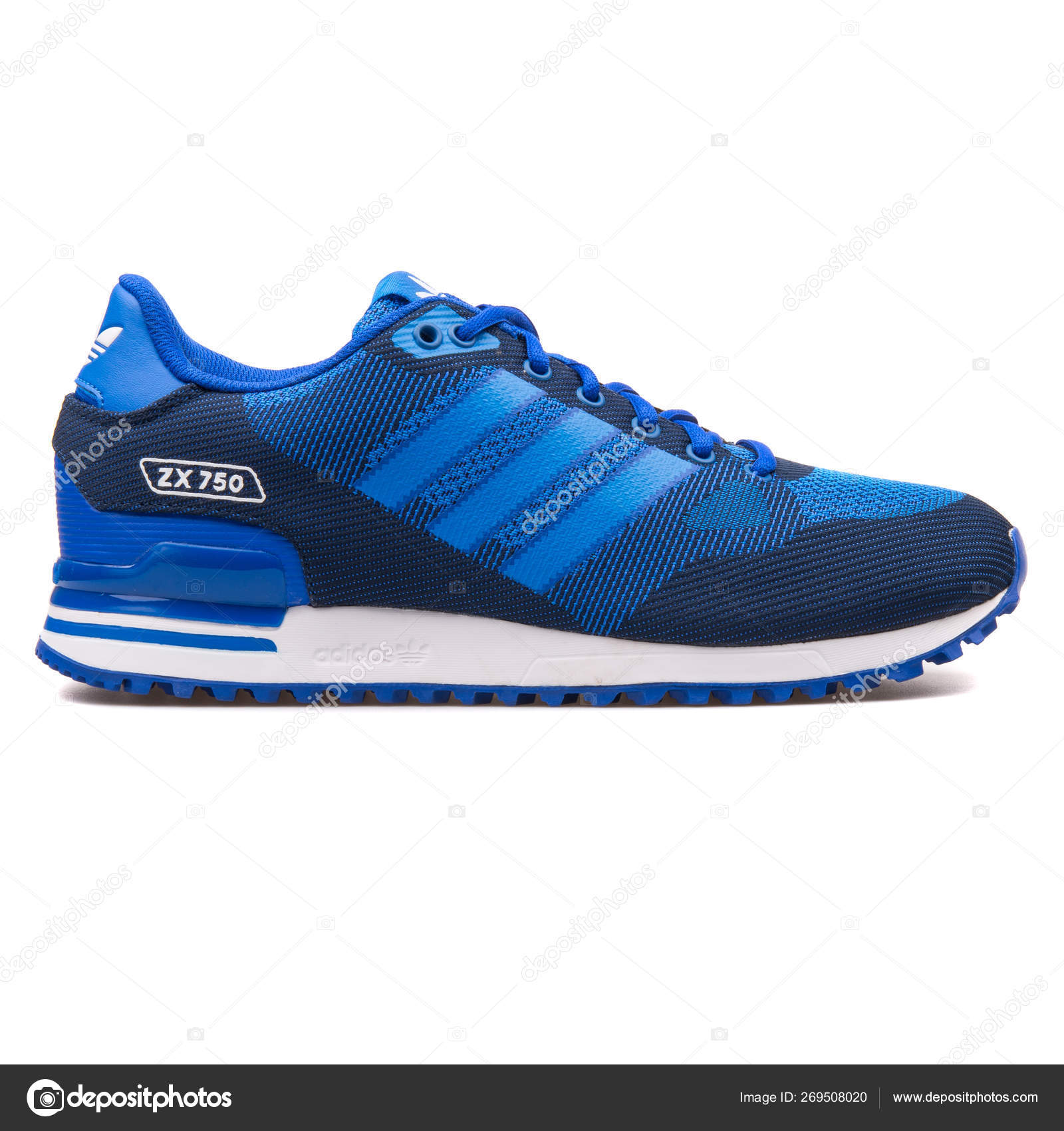 Adidas ZX 750 WV blue sneaker – Stock Editorial Photo © xMarshallfilms  #269508020
