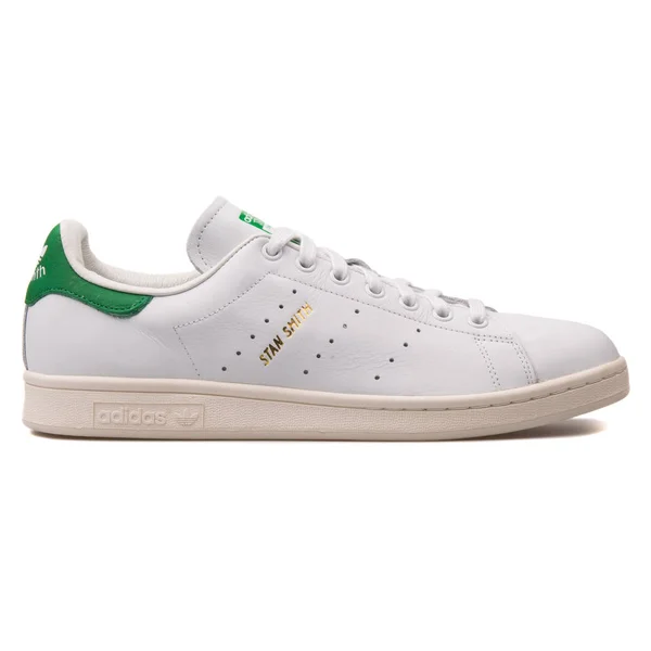 Adidas Stan Smith tênis branco e verde — Fotografia de Stock