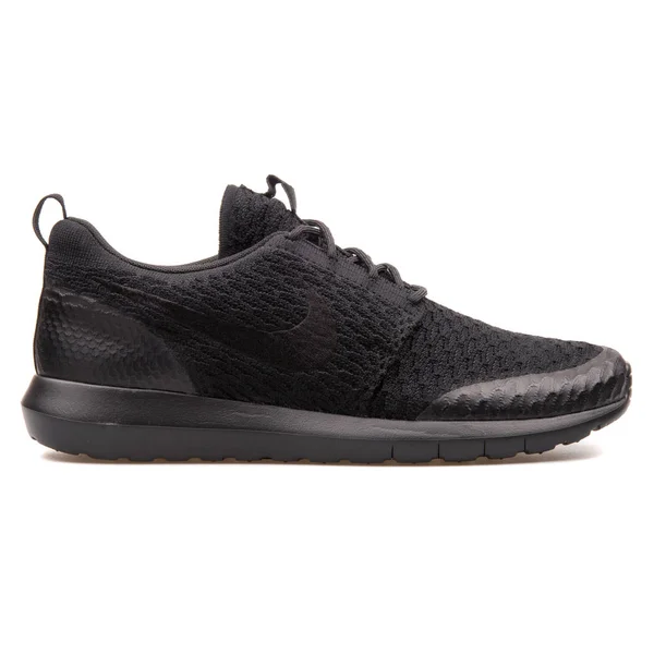 Nike Roshe nm FLYKNIT se svart sneaker — Stockfoto