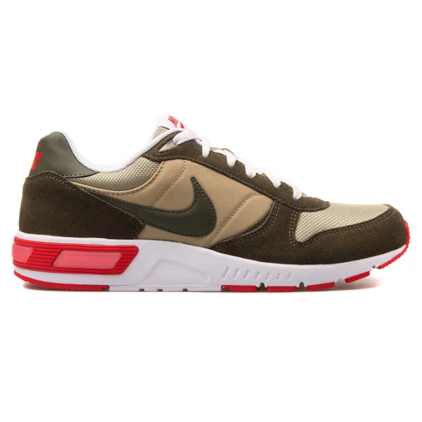 Nike nightgazer vermelho hotsell