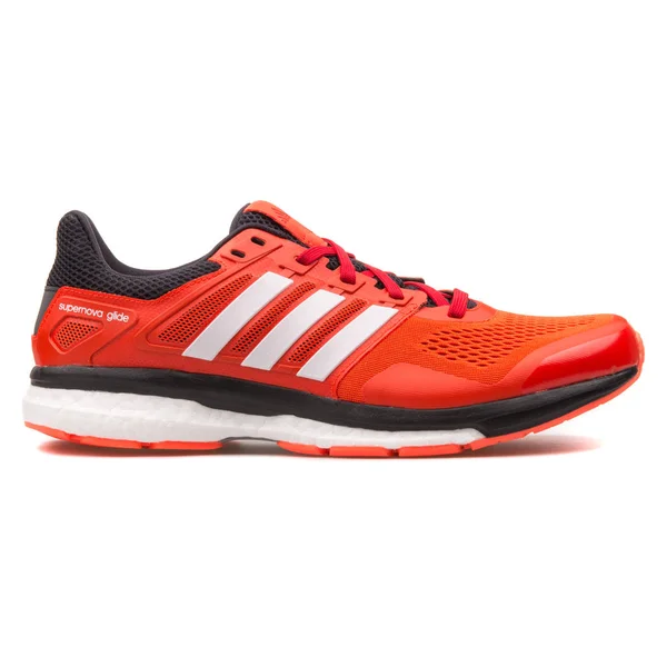 Vienna Austria August 2017 Adidas Supernova Glide Red Black White — Stock Photo, Image