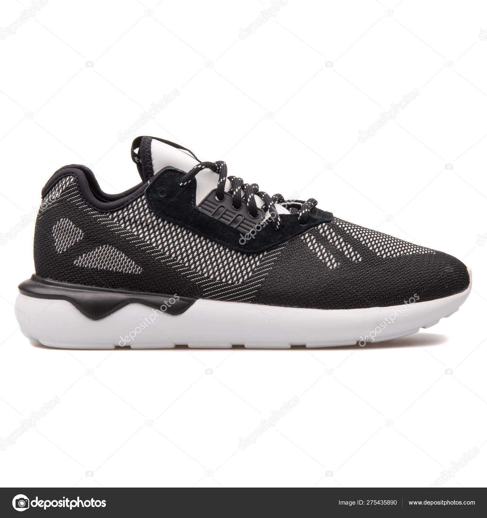 adidas tubular runner black