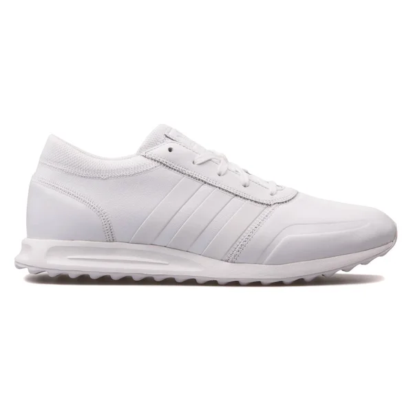 Adidas Los Angeles witte sneaker — Stockfoto