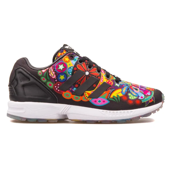 Zapatilla Adidas ZX Flux negra y multicolor — Foto de Stock