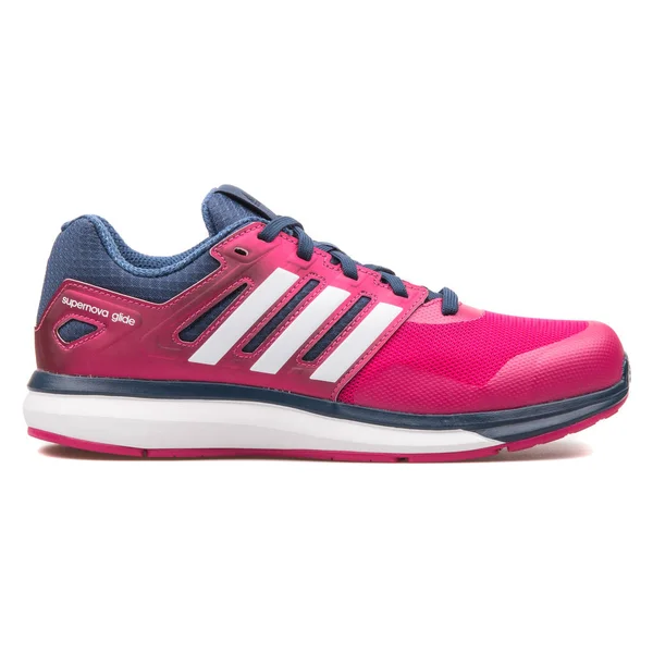 Zapatilla Adidas Supernova Glide 8 rosa —  Fotos de Stock