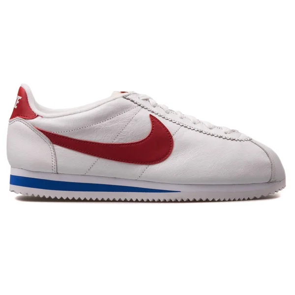 Nike Classic Cortez Premium biały, czerwony i niebieski Sneaker — Zdjęcie stockowe