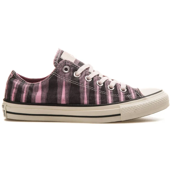 Umgekehrt Chuck taylor missioni ox rosa und schwarzer Turnschuh — Stockfoto