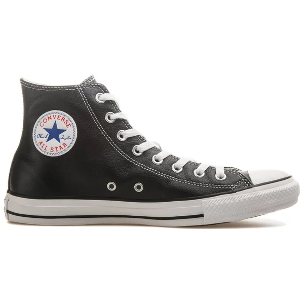 Umgekehrt Chuck taylor hoher schwarzer Turnschuh — Stockfoto